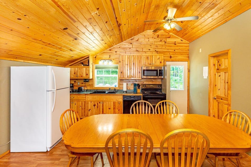 Cabin 6 (33)
