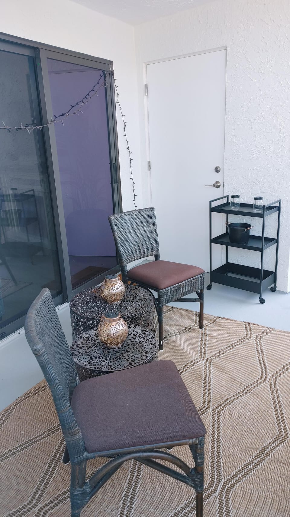 Each room has lanai access