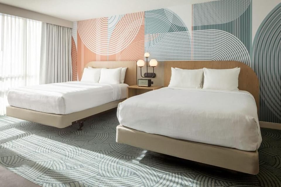 2 Queen beds