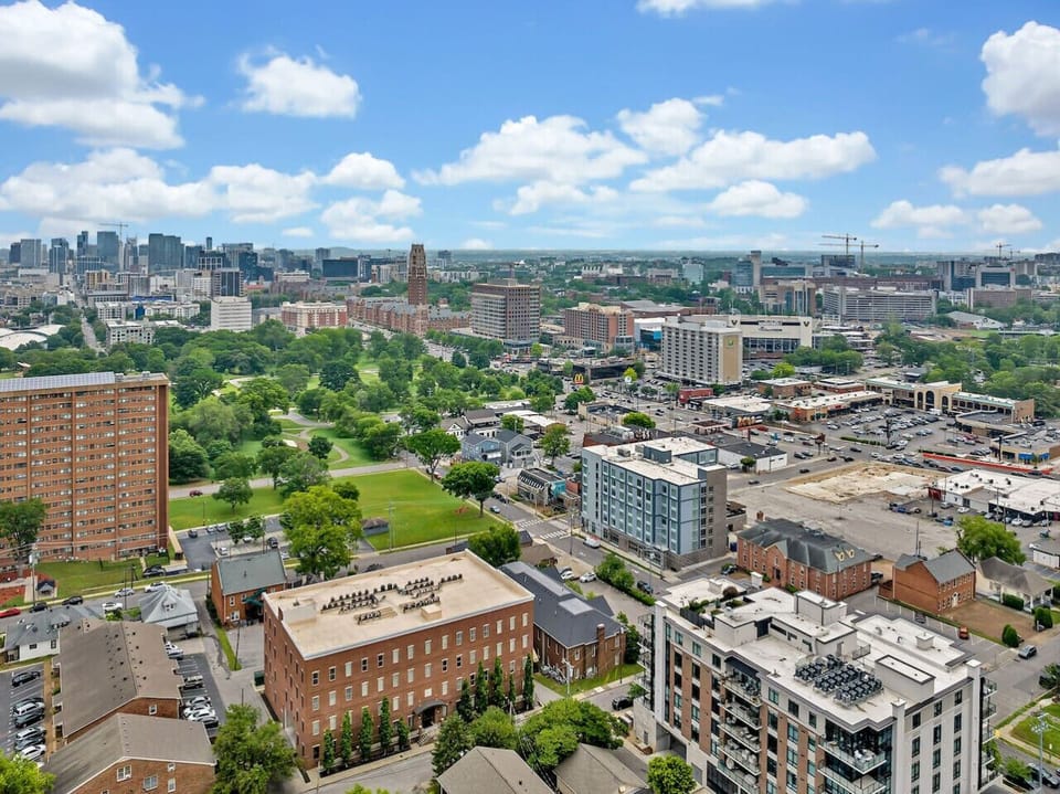 Bird`s eye view of our building`s amazing location, just minutes to downtown!