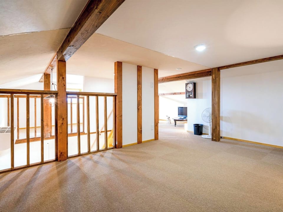 ・[2nd Cottage] Futons can be laid out in the loft area on the 2nd floor.