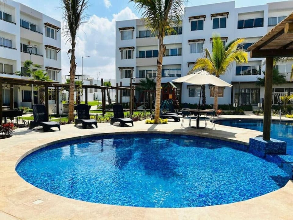 piscina del complejo
