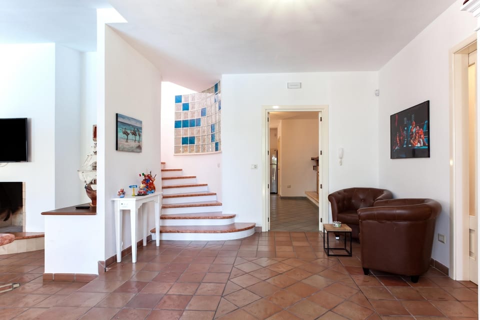 Common area (corridors, hall)