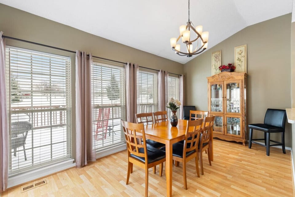Direct access to the back deck!