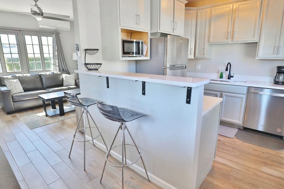 Breakfast Bar