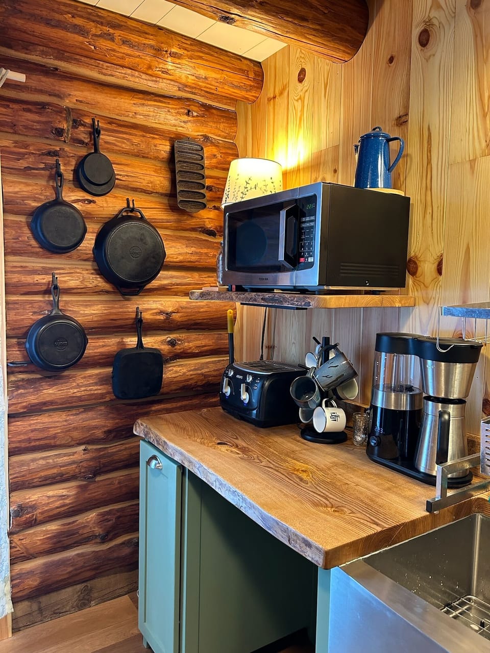 Coffee station! Now there's a dishwasher installed here tool