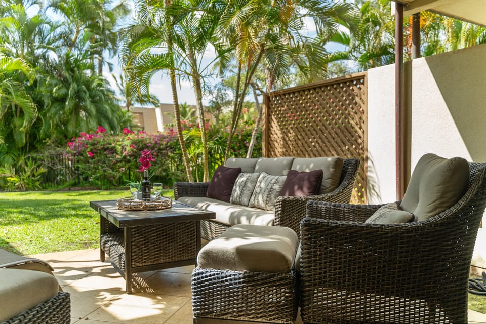 Plush and modern lanai furniture