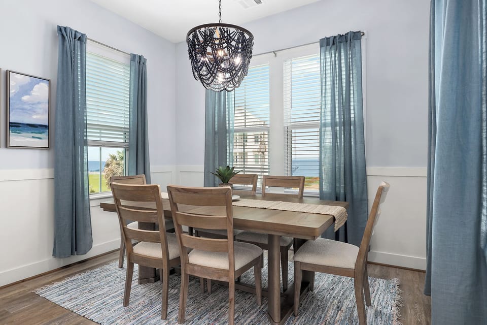 Dining table to enjoy family meals together!