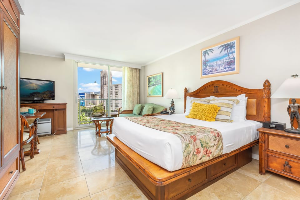 Studio with Queen size bed