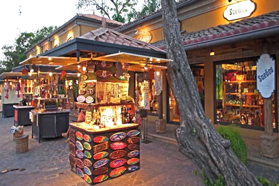 Head into downtown at any time of day to indulge in delicious meals and unique shopping!