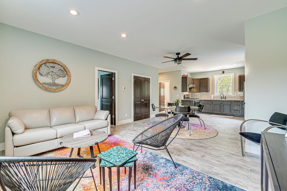 Living Room | Queen Sleeper Sofa | Smart TV | Free WiFi