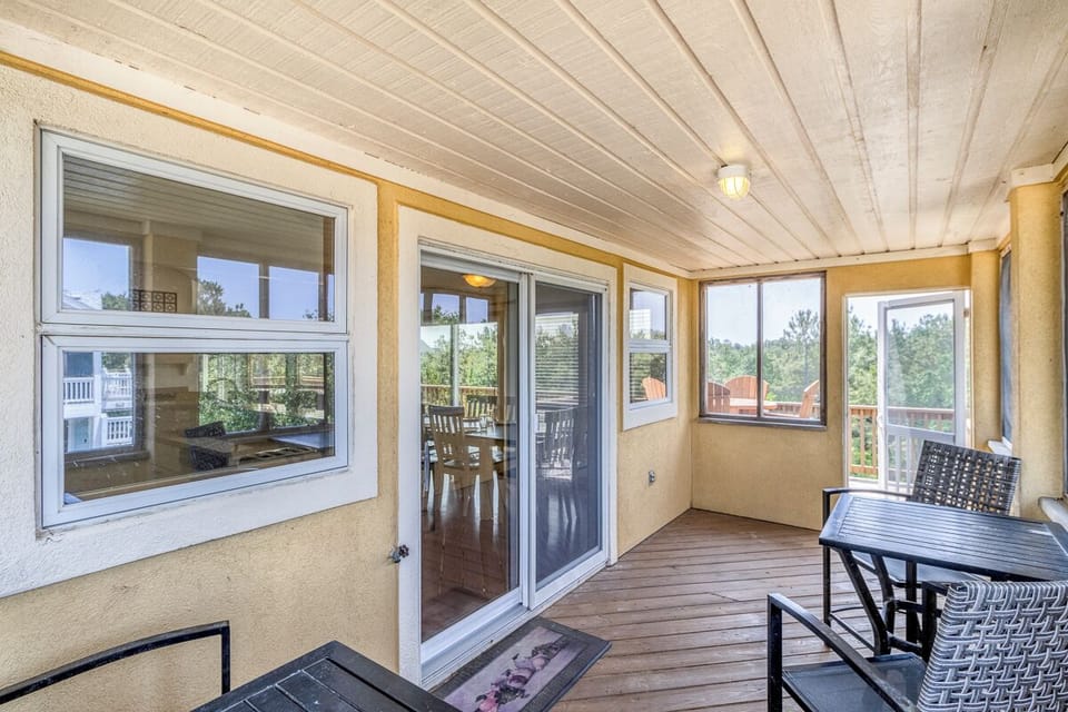 Top Level Screened-in Porch