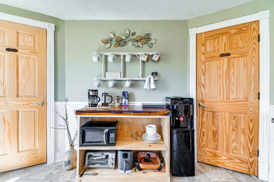 Kitchenette | Filtered Water Dispenser