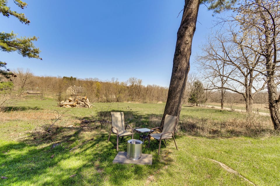Private Fire Pit | Self Check-In | 4 Mi to Conesus Golf Club