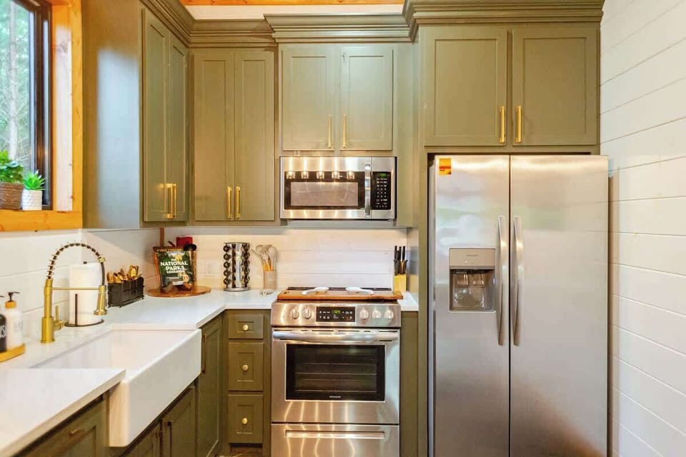 Perfect fully stocked kitchen for your culinary needs.