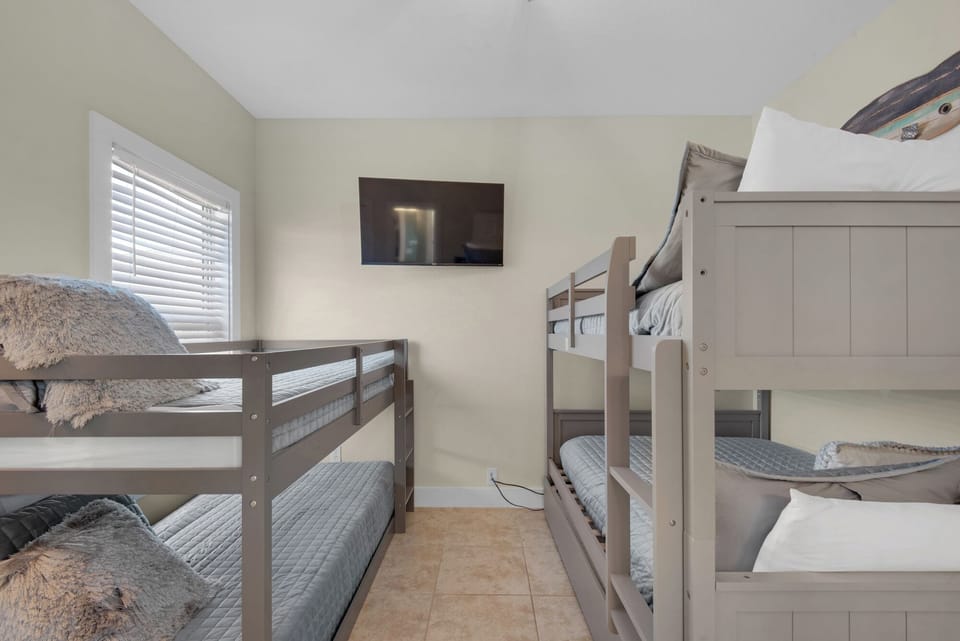 Bunkroom with Smart TV