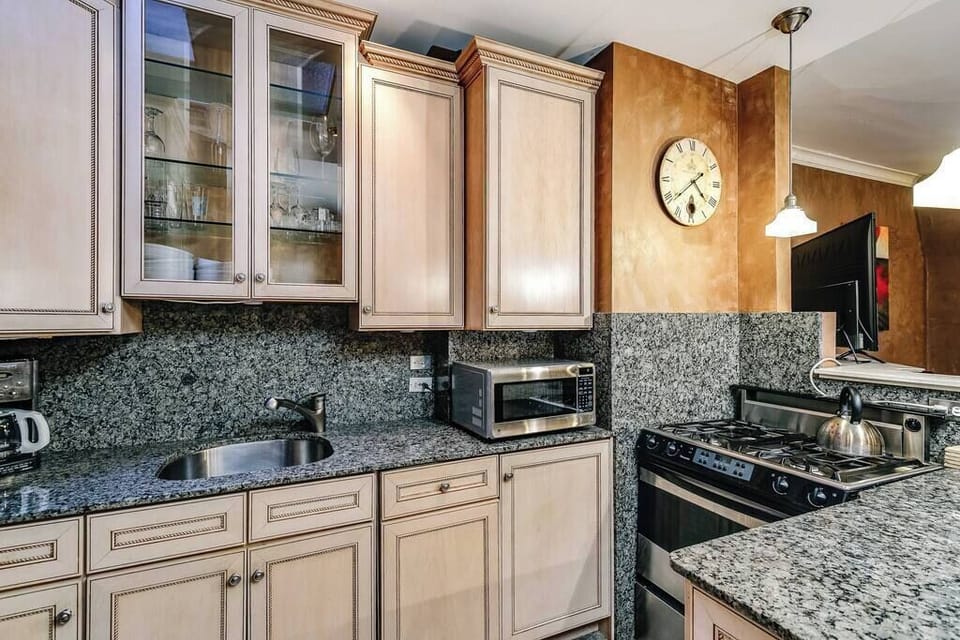 Living Room / Dining Room with Fully stocked kitchen