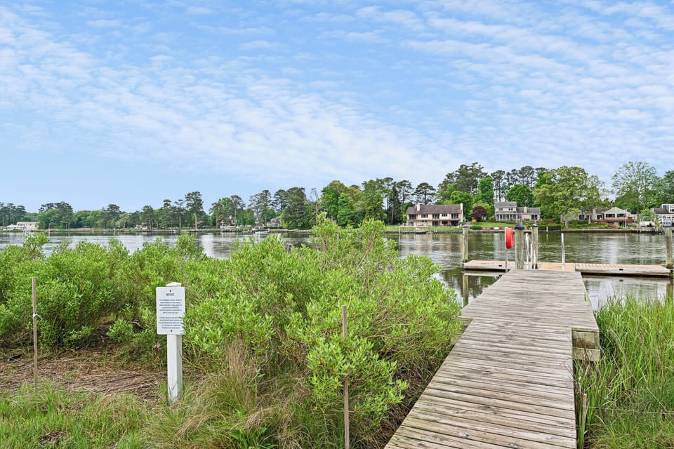Bay dock