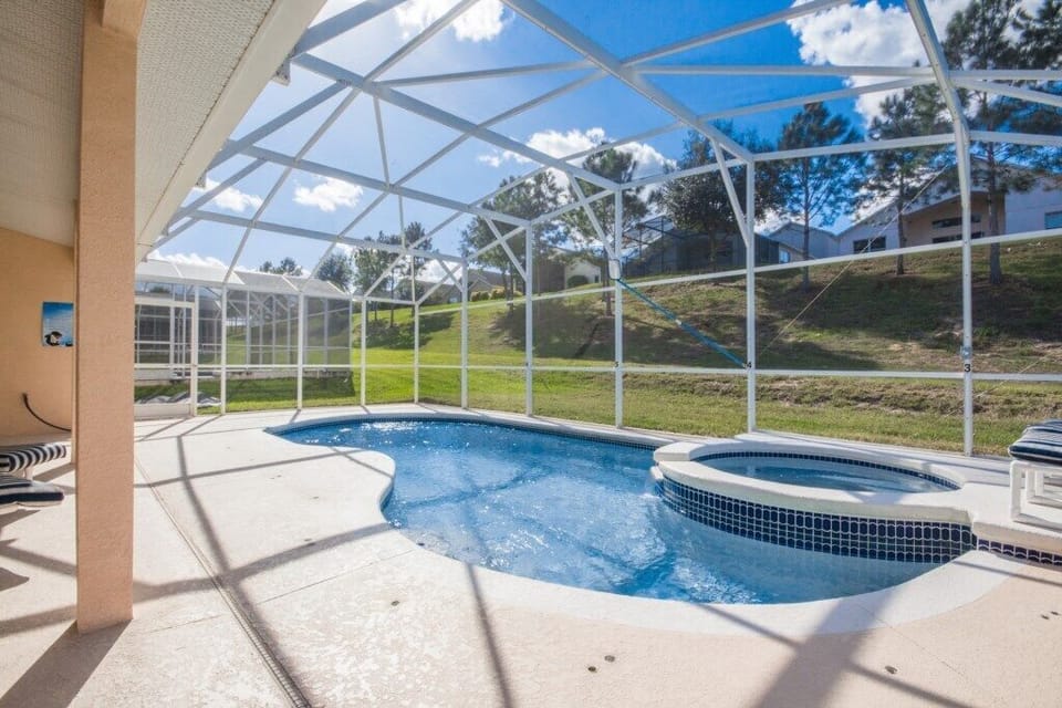 Pool & Spa