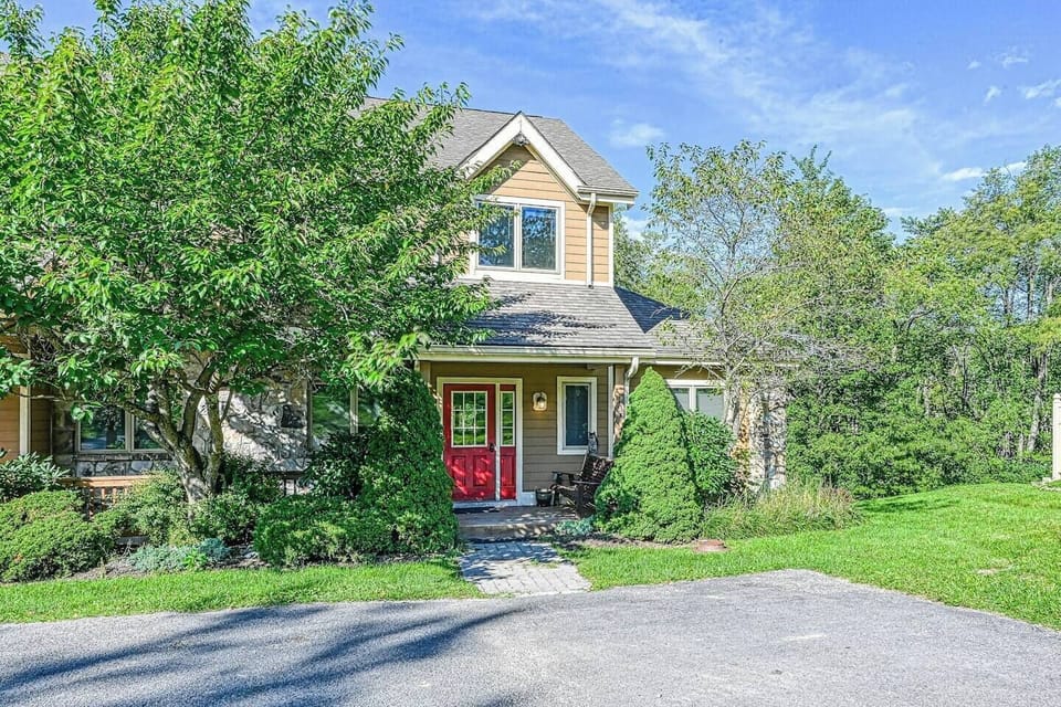 View of Great Escape from Marsh Hill Rd.