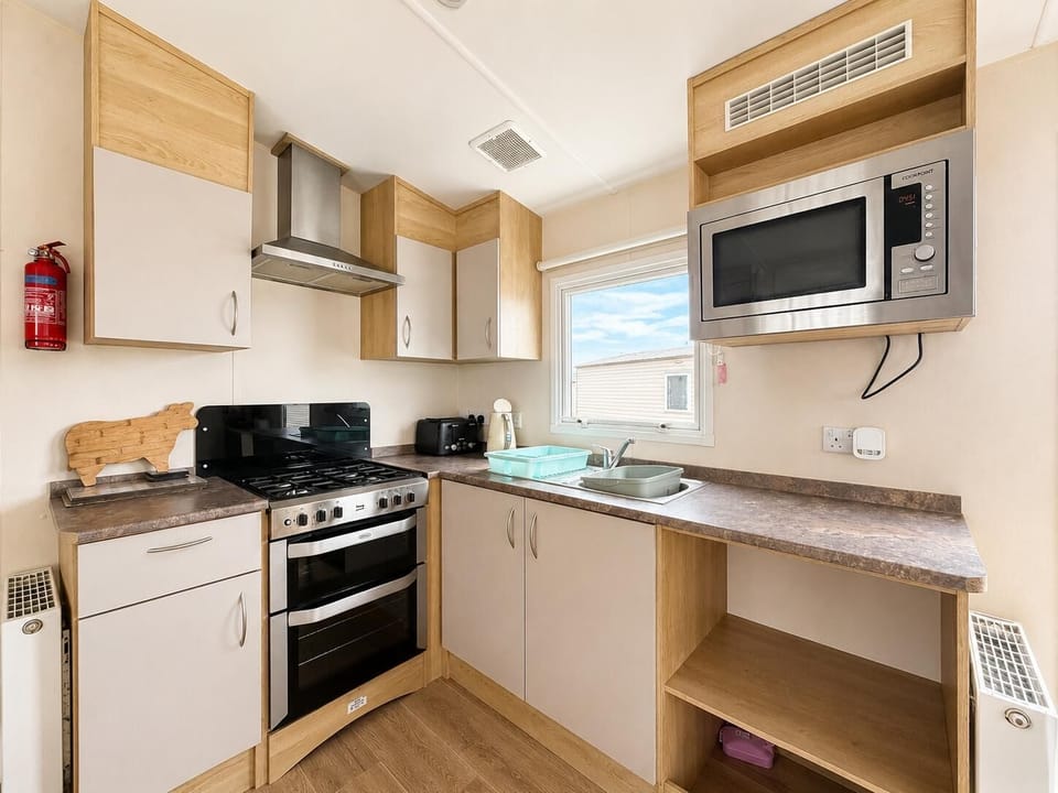 This well-equipped space gives you the freedom to cook meals whenever it suits you