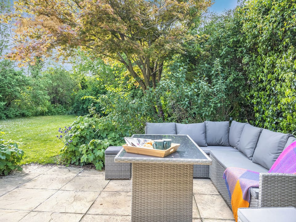 Sitting-out-area | Millhouse Cottage, Bamburgh