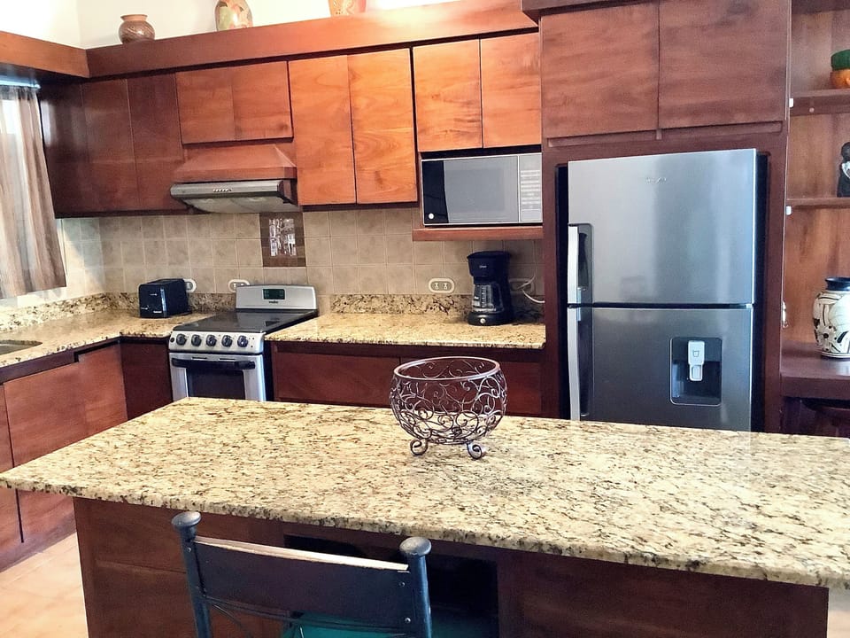 Full Kitchen