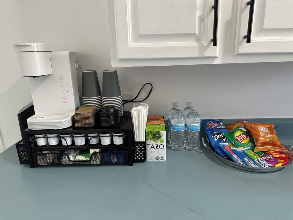 Full coffee/tea bar, snack included