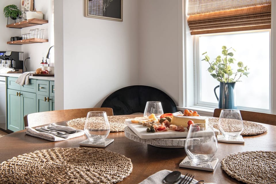 Dining Room detail