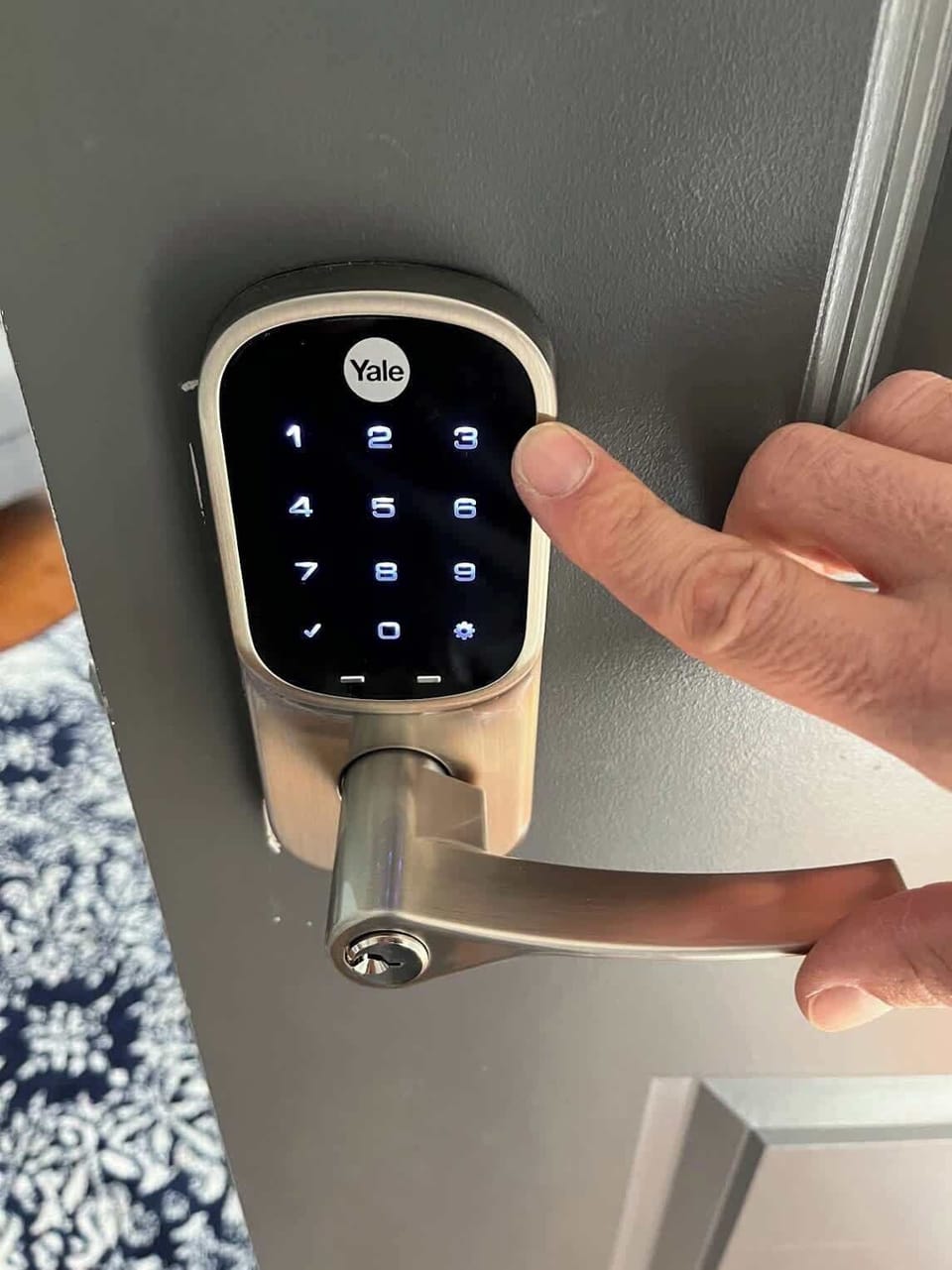 Secure self check-in with smart lock access