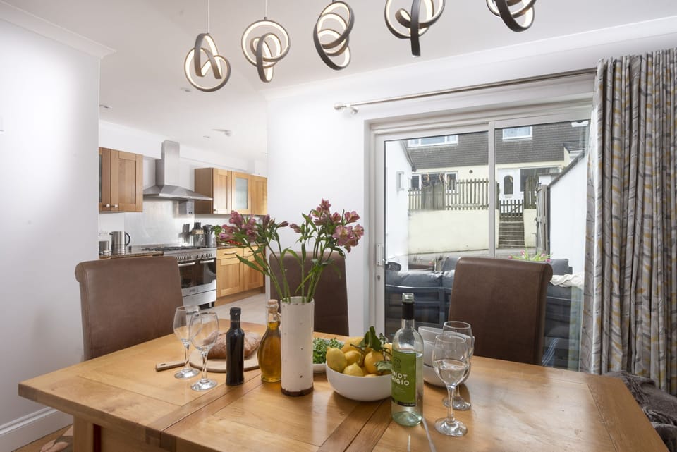 Dining Area. Dining Table- 7 Wheal Ayr
