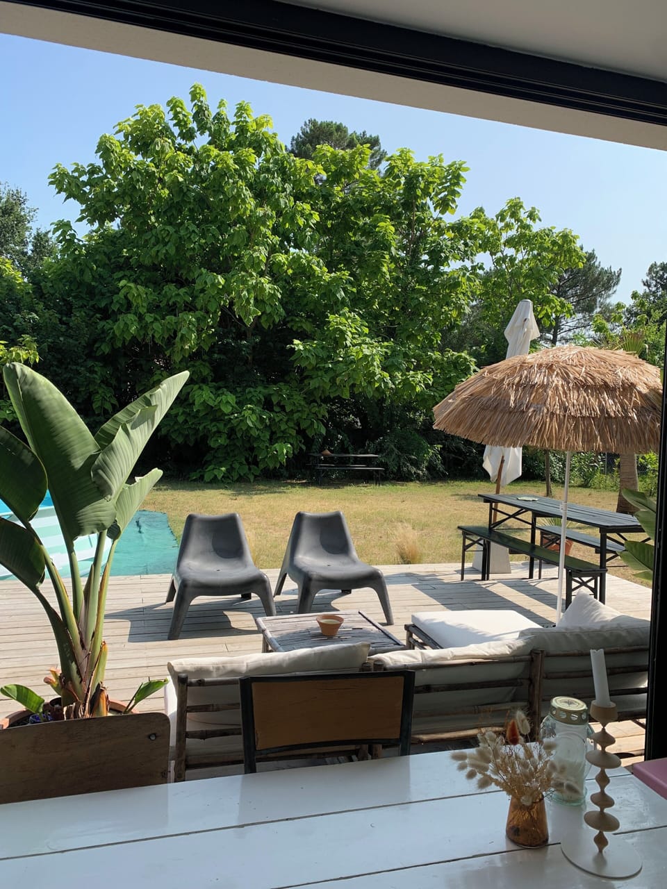Outdoor dining