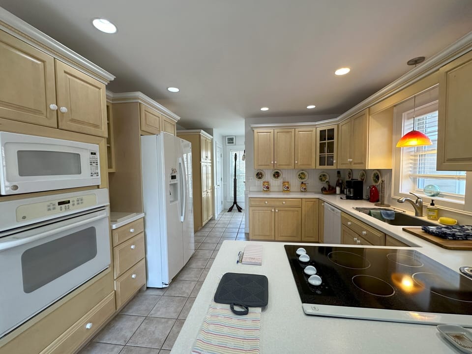 Fully Appointed Kitchen 