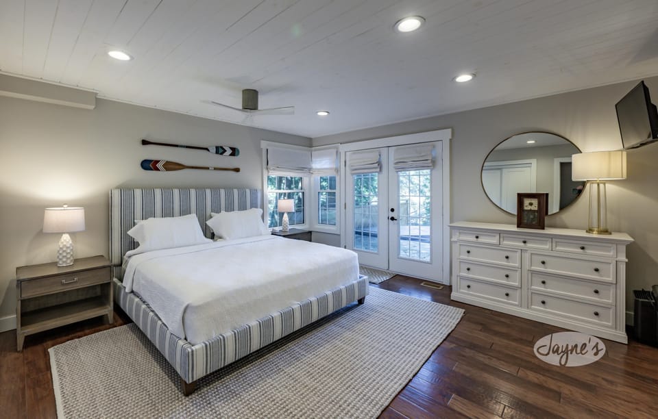 Primary Bedroom - Main Level