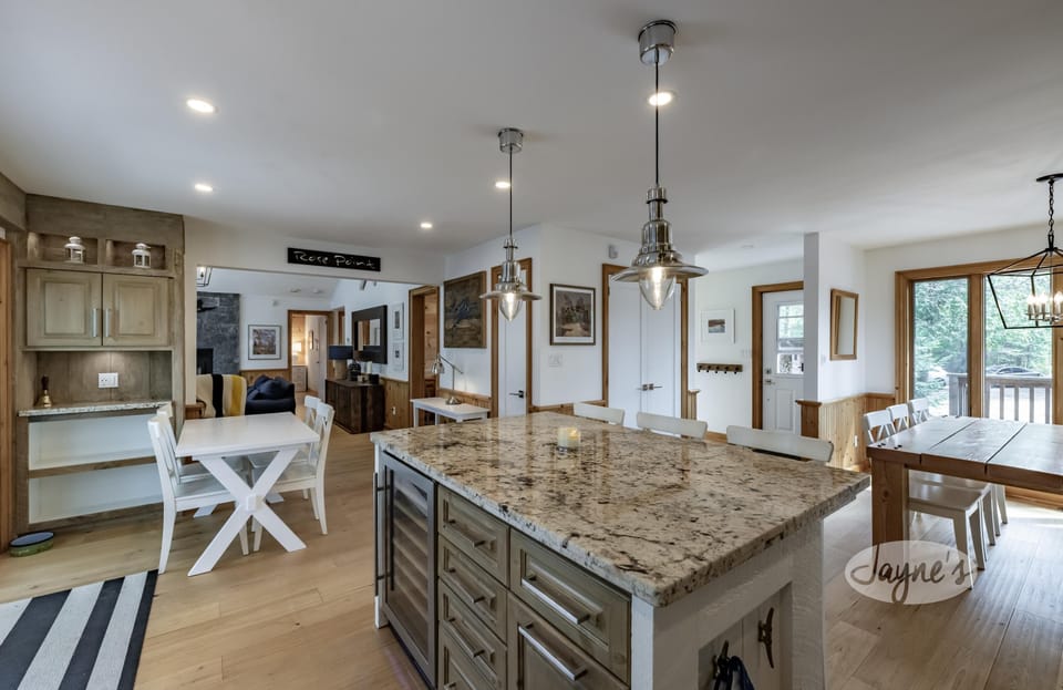 Kitchen &amp; Bar Seating