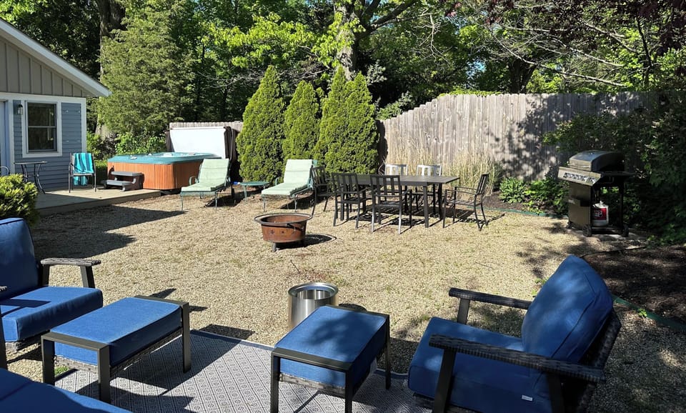 Great outdoor space with a hot tub!
