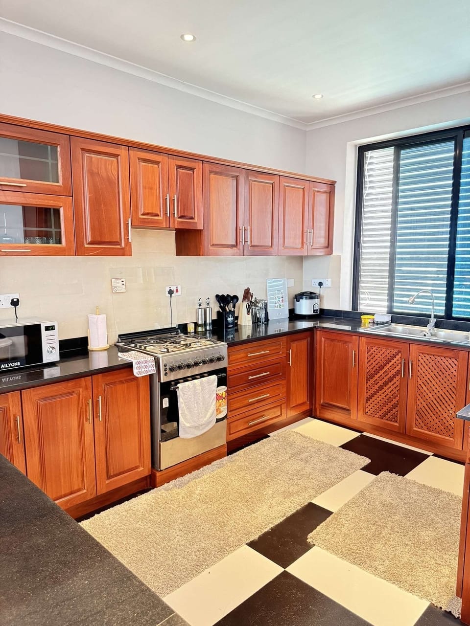 Full Kitchen