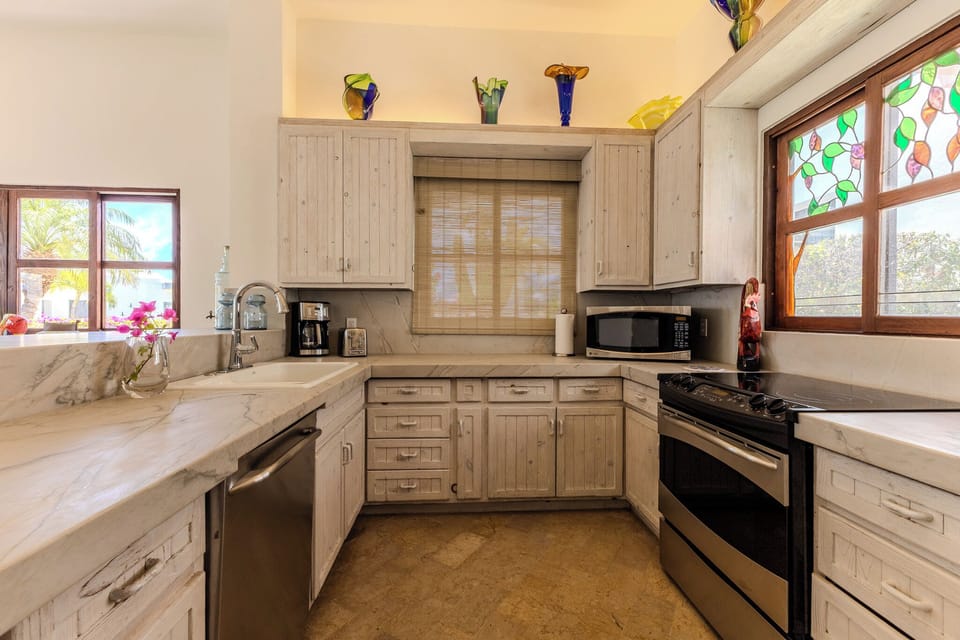 Spacious Kitchen with Italian Granite