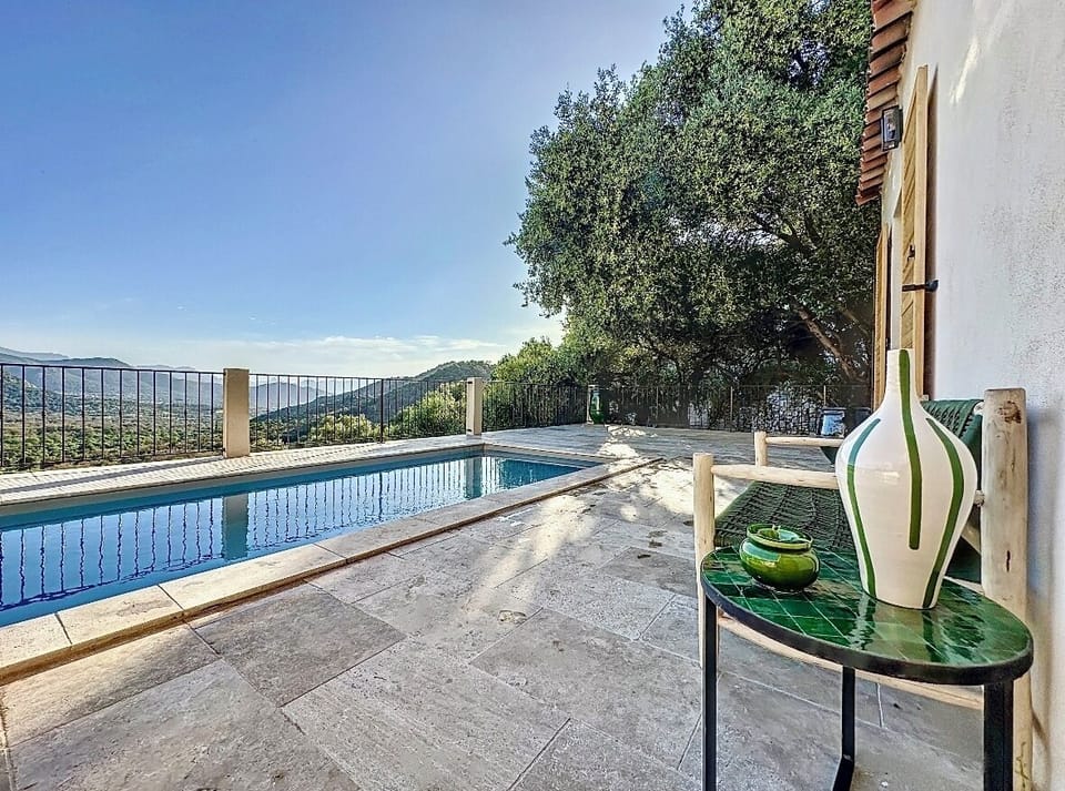 Scenic view with the pool (1)