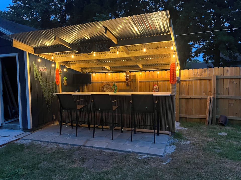 Tiki bar