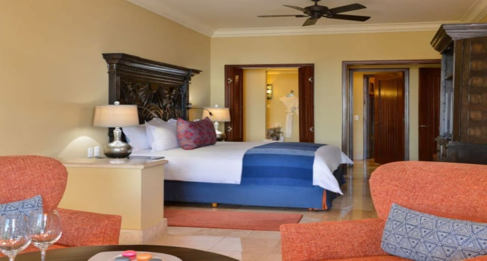 Pueblo-Bonito-Sunset-Executive-Oceanview-Suite-9-5a79fe7c3c29c-620x450-2050