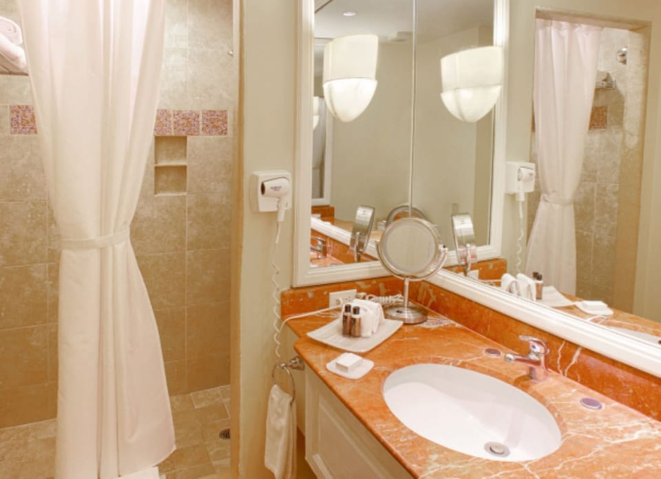 Pueblo-Bonito-Rose-Junior-Suite-4-5a79fd7f295bd-620x450