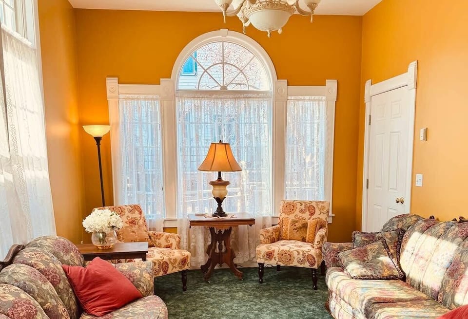 Welcome to The Wen! Perfect for bridal parties, family reunions, and other gatherings with your friends and family.