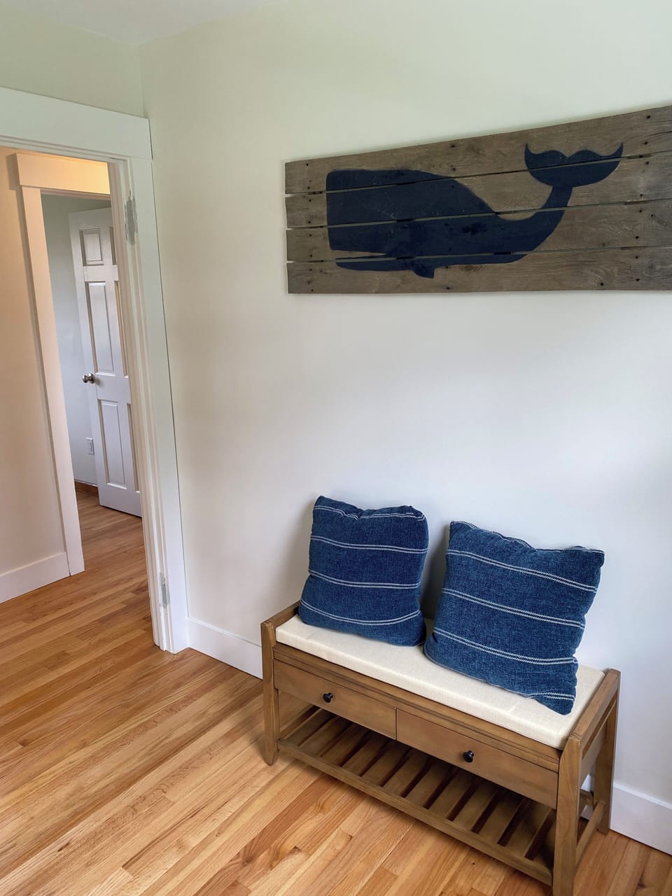mudroom leading to 3 seasons porch