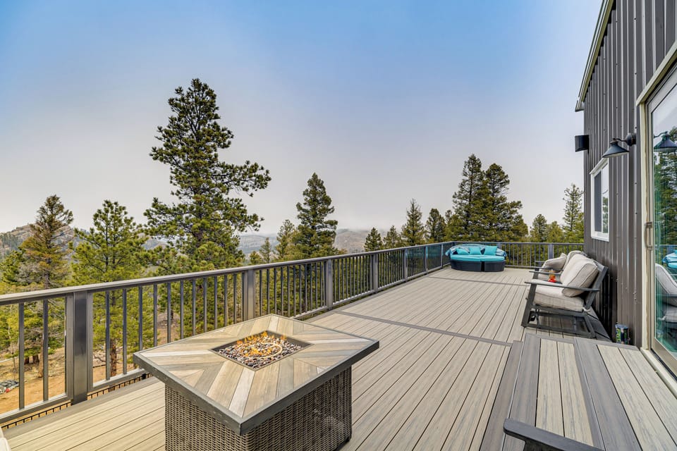 Florissant Vacation Rental | 3BR | 3BA | Step-Free Entry | 4,000 Sq Ft