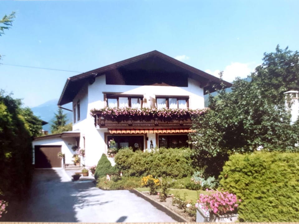 Holiday Home Exterior [winter]