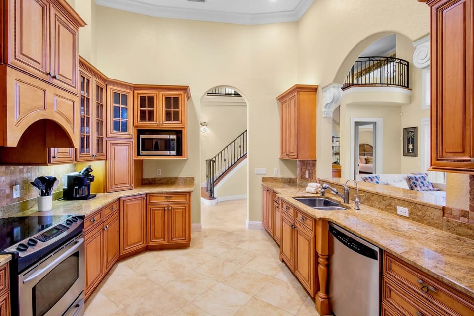 Spacious kitchen with appliances