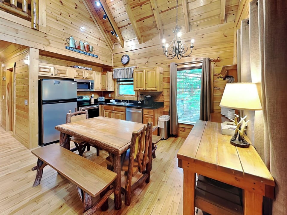 Dining Area | Kitchen