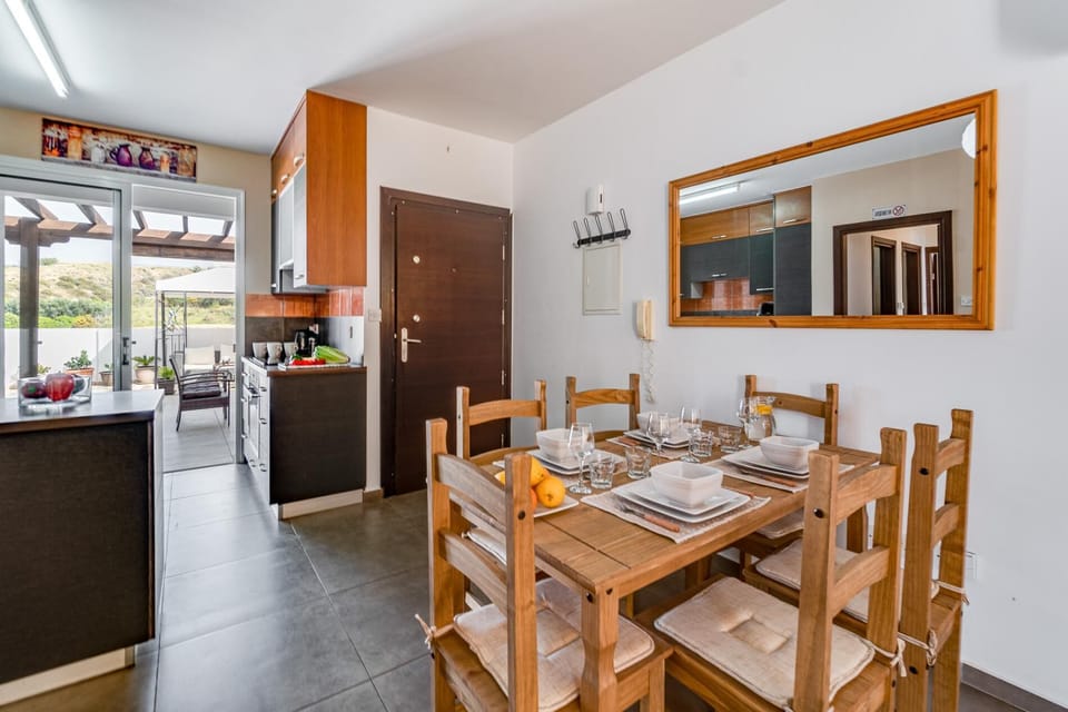 Steni Views Apartment (13269)