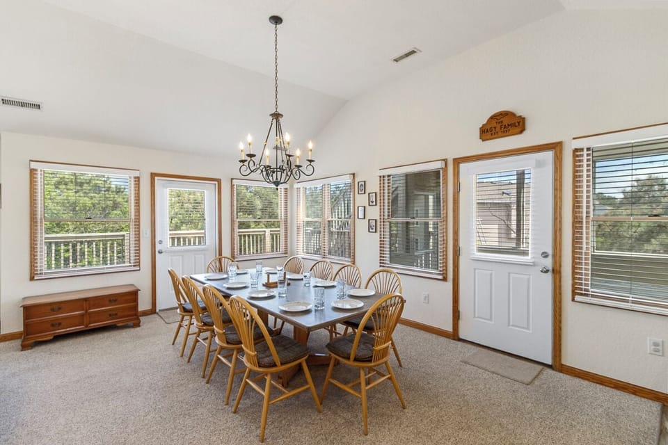 Top Level Dining Area